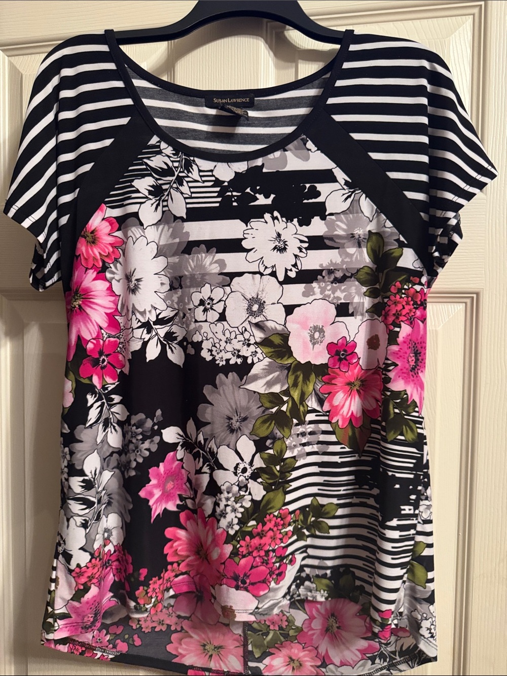 Susan Lawrence Black & Pink Floral Striped Women's Top